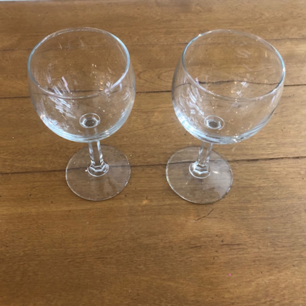 Excellent Used Condition! Lot of 2 Clear Thick Glass Wine Glasses 6" Tall
